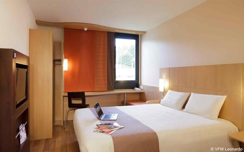 Hotel Ibis Guingamp Coeur De Bretagne Ploumagoar Ngoại thất bức ảnh