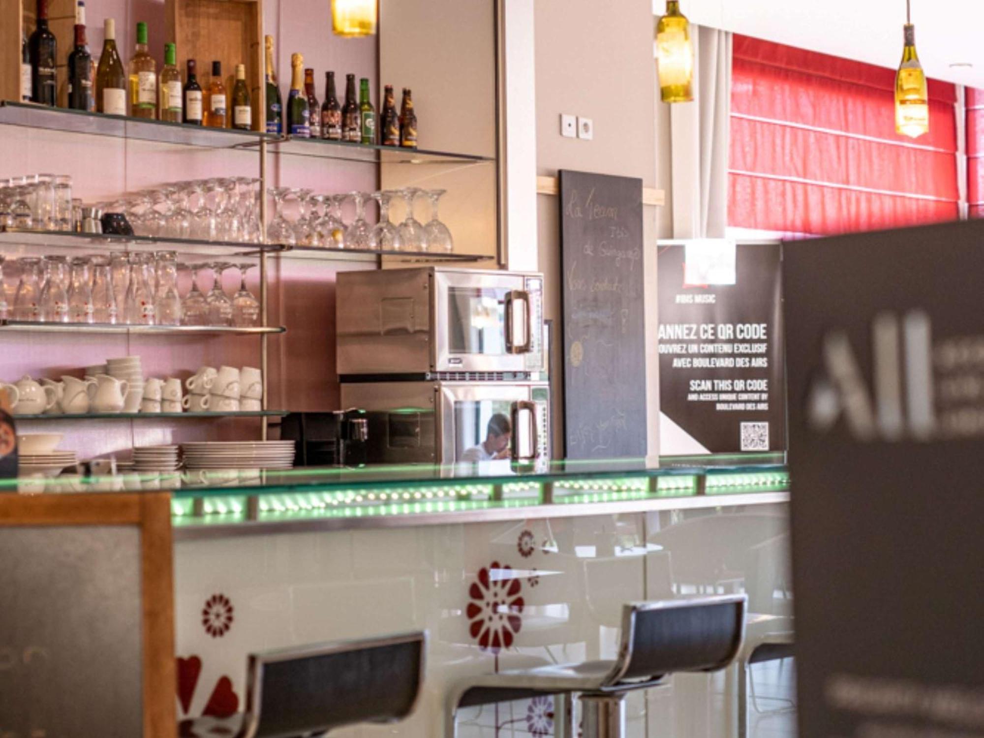 Hotel Ibis Guingamp Coeur De Bretagne Ploumagoar Ngoại thất bức ảnh