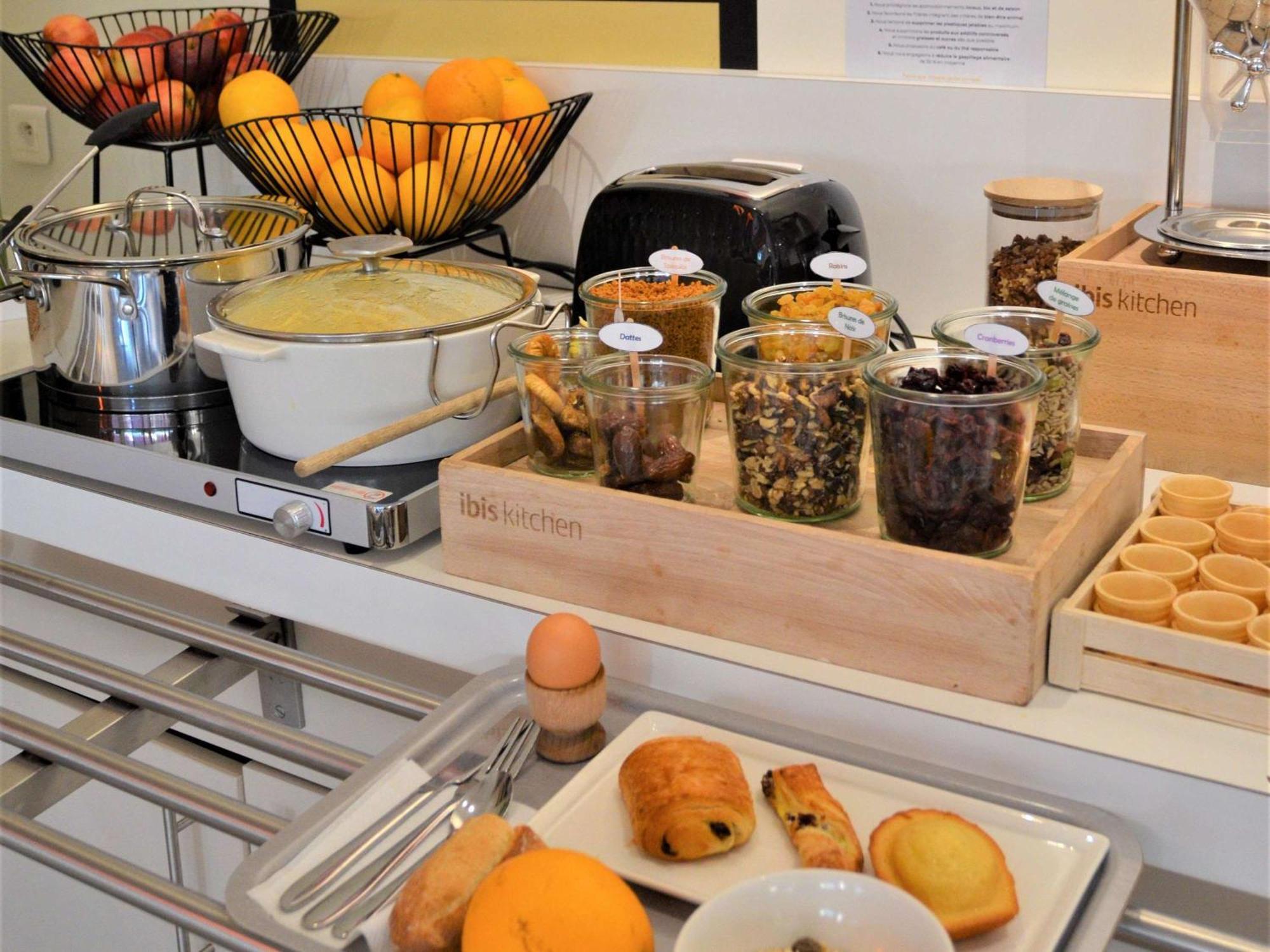 Hotel Ibis Guingamp Coeur De Bretagne Ploumagoar Ngoại thất bức ảnh