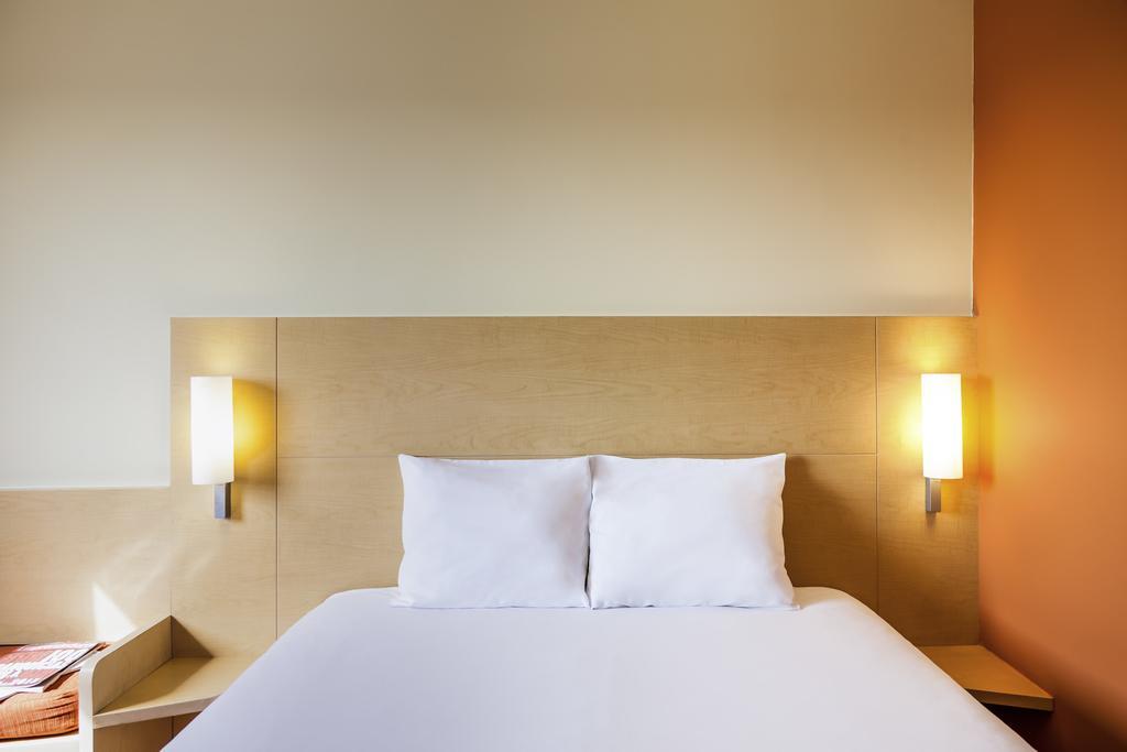 Hotel Ibis Guingamp Coeur De Bretagne Ploumagoar Phòng bức ảnh
