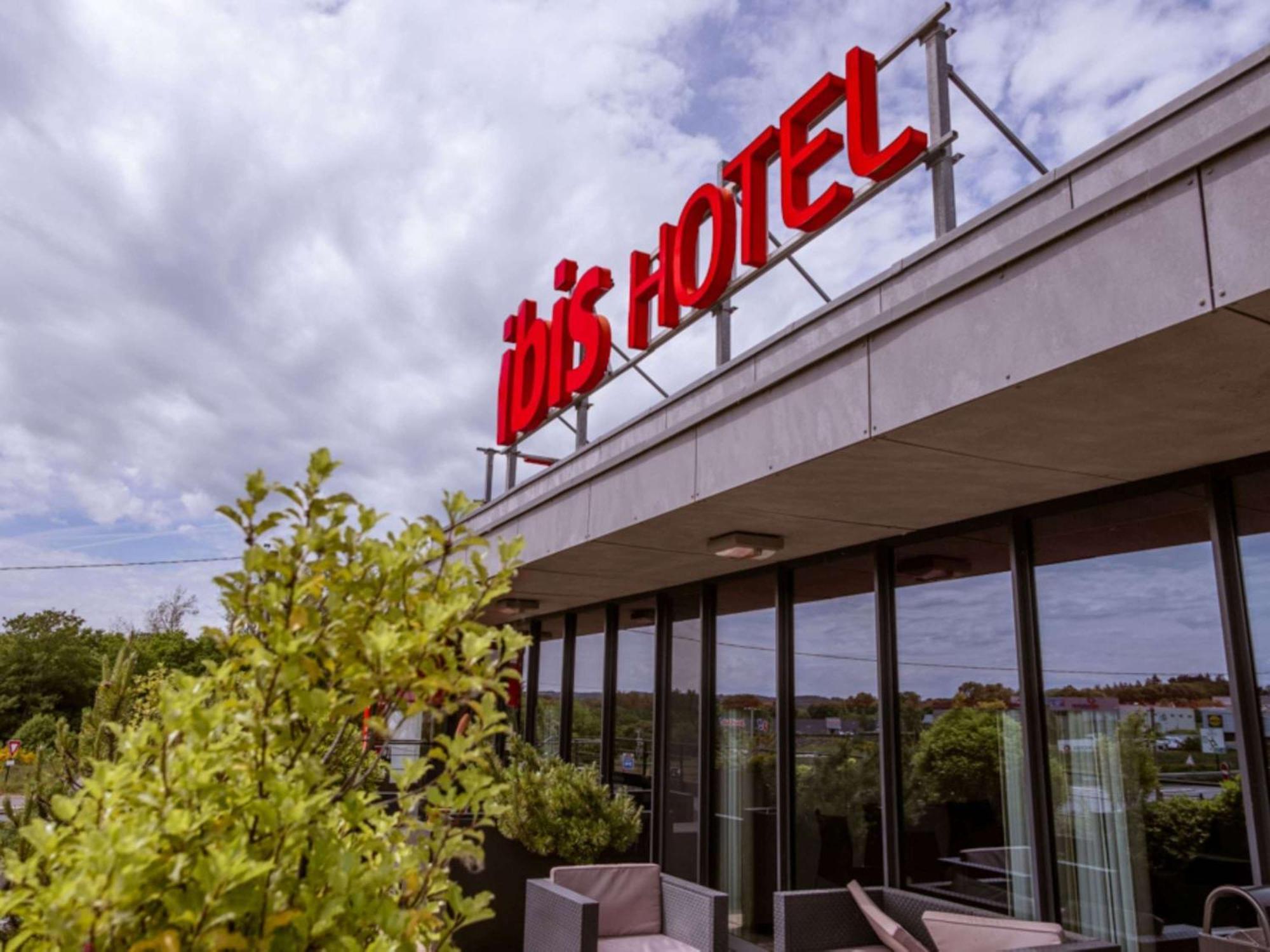 Hotel Ibis Guingamp Coeur De Bretagne Ploumagoar Ngoại thất bức ảnh