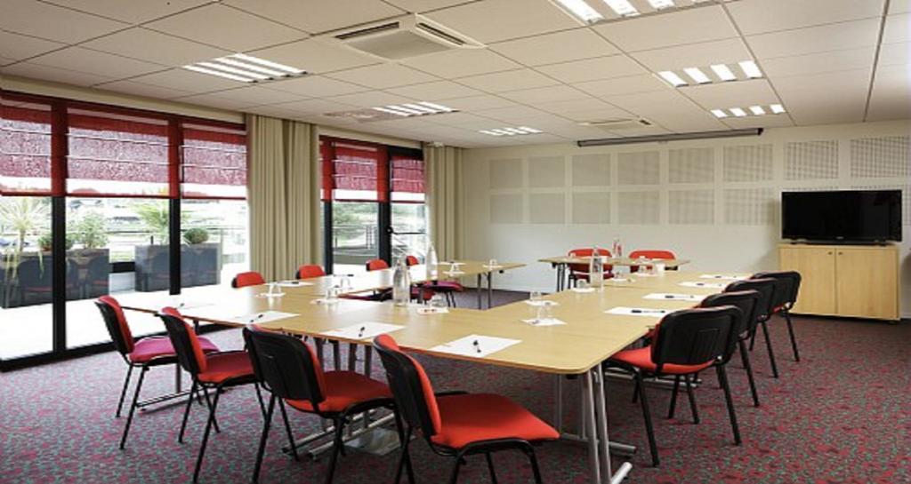 Hotel Ibis Guingamp Coeur De Bretagne Ploumagoar Ngoại thất bức ảnh