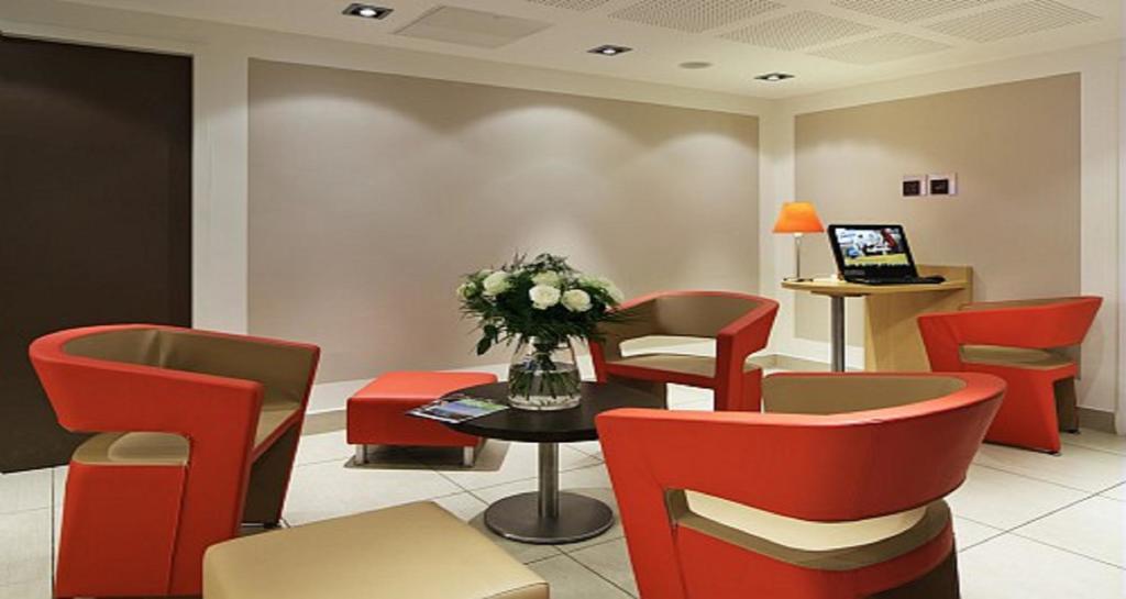 Hotel Ibis Guingamp Coeur De Bretagne Ploumagoar Nội địa bức ảnh